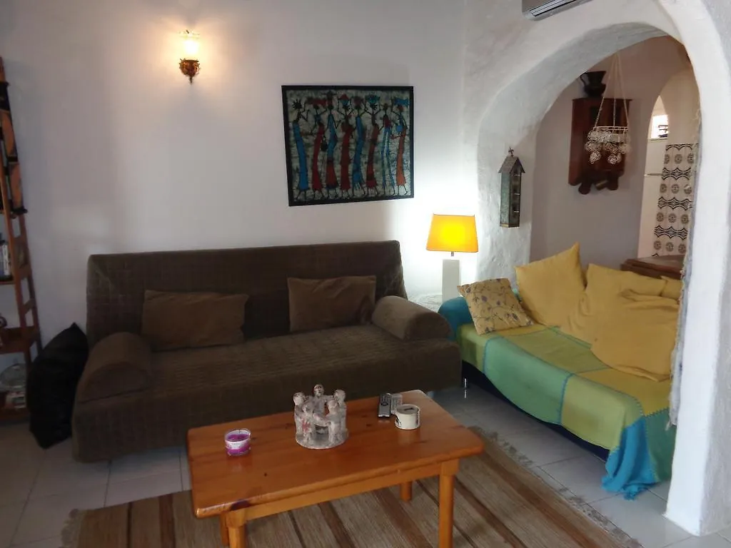 Casa Petunis Guest House Loule 0*,  Portugal
